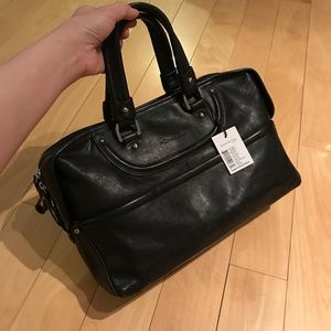 Brand new Kenneth Cole pebble leather handbag